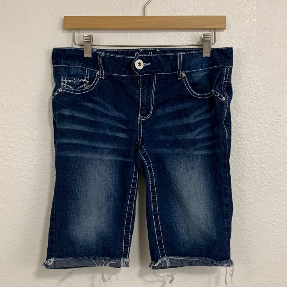 Amethyst Y2K Juniors' Size 7 Blue Denim Thick Stitch Bermuda Shorts